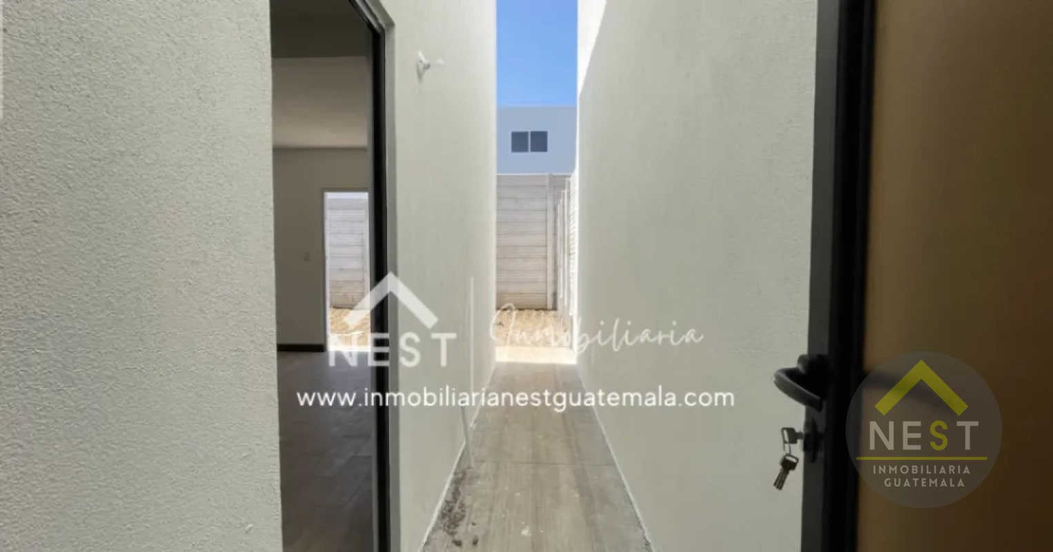 Casa nueva en renta con jardín | Bosques de Santa Elena - Km 26.5 CAES - 4
