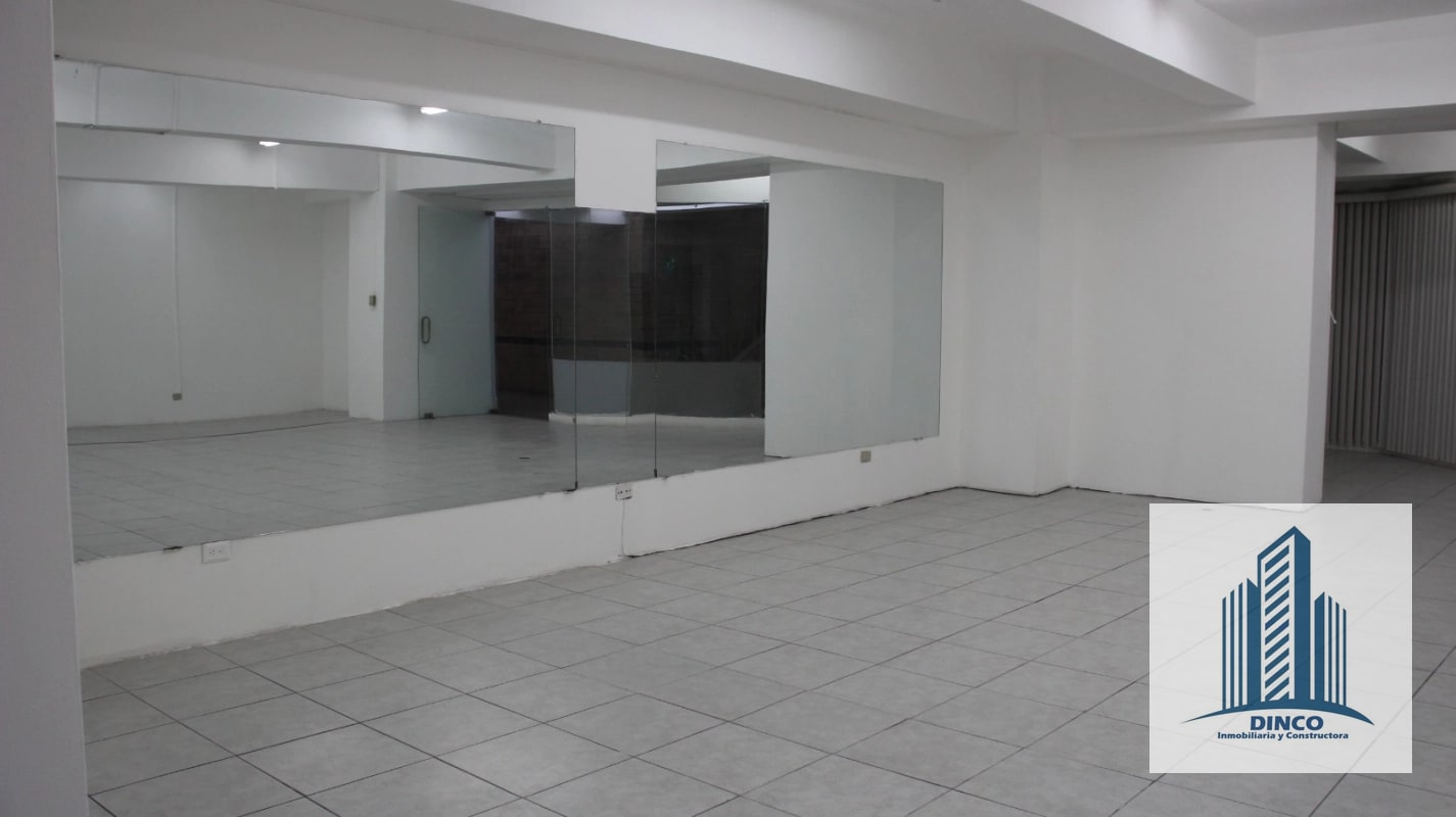 Alquilo Local en Edificio Murano Z.10 - 1