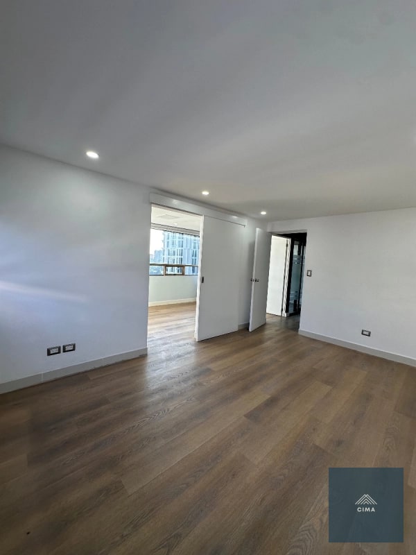Clínica en Venta en Zona 10 | 70 m² | Edificio Santa Clara | US$90,000 - 4