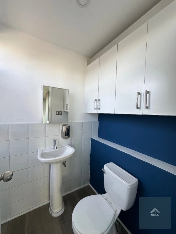 Clínica en Venta en Zona 10 | 70 m² | Edificio Santa Clara | US$90,000 - 2