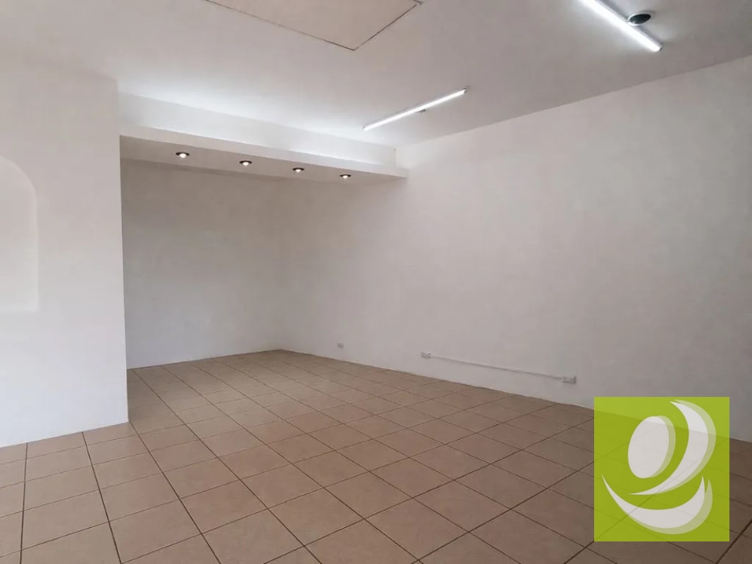 Local en Renta en Plaza Utatlán zona 7 cdad - 9