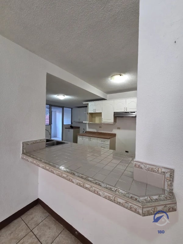 Amplio apartamento en renta en Balcones de Las Charcas, zona 11 - 10