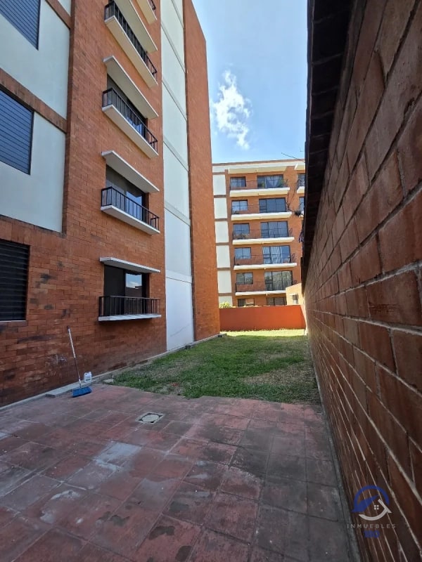 Amplio apartamento en renta en Balcones de Las Charcas, zona 11 - 2
