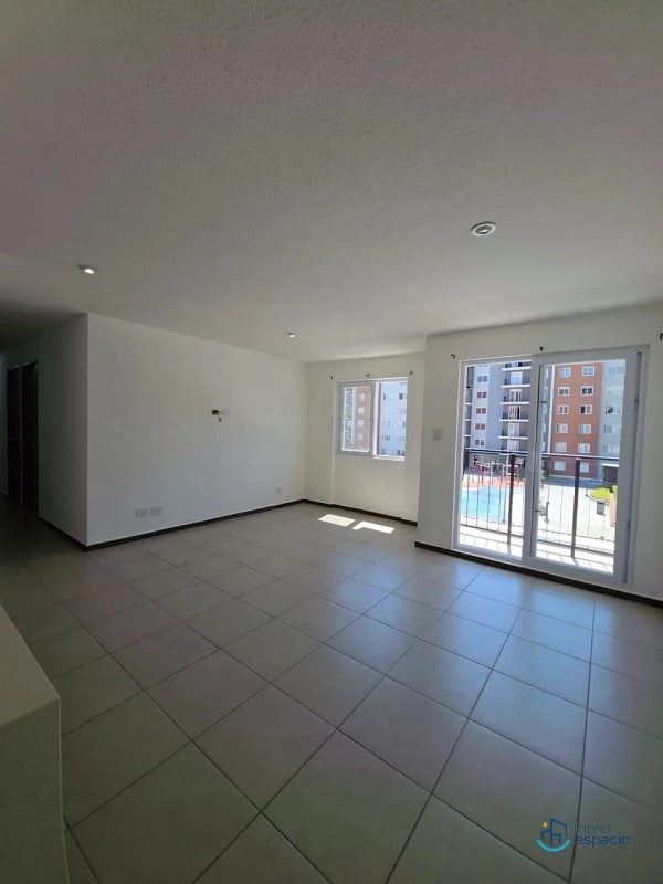Apartamento en Venta – Parque San Ángel, Zona 2 - 11