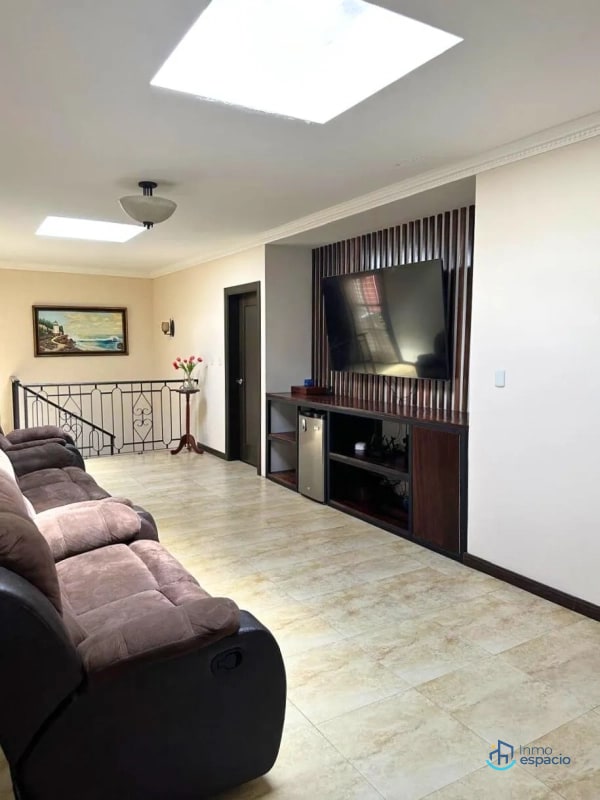 Casa en Venta – Condominio El Encinal, Mixco - 7