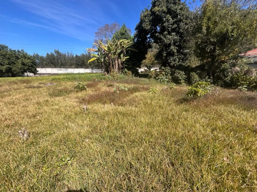 ESPECTACULAR TERRENO EN VENTA EN EXCLUSIVO CONDOMINIO A POCOS MINUTOS DEL CENTRO DE ANTIGUA — Terreno en Venta en Antigua, Sacatepéquez — foto 2 de 3