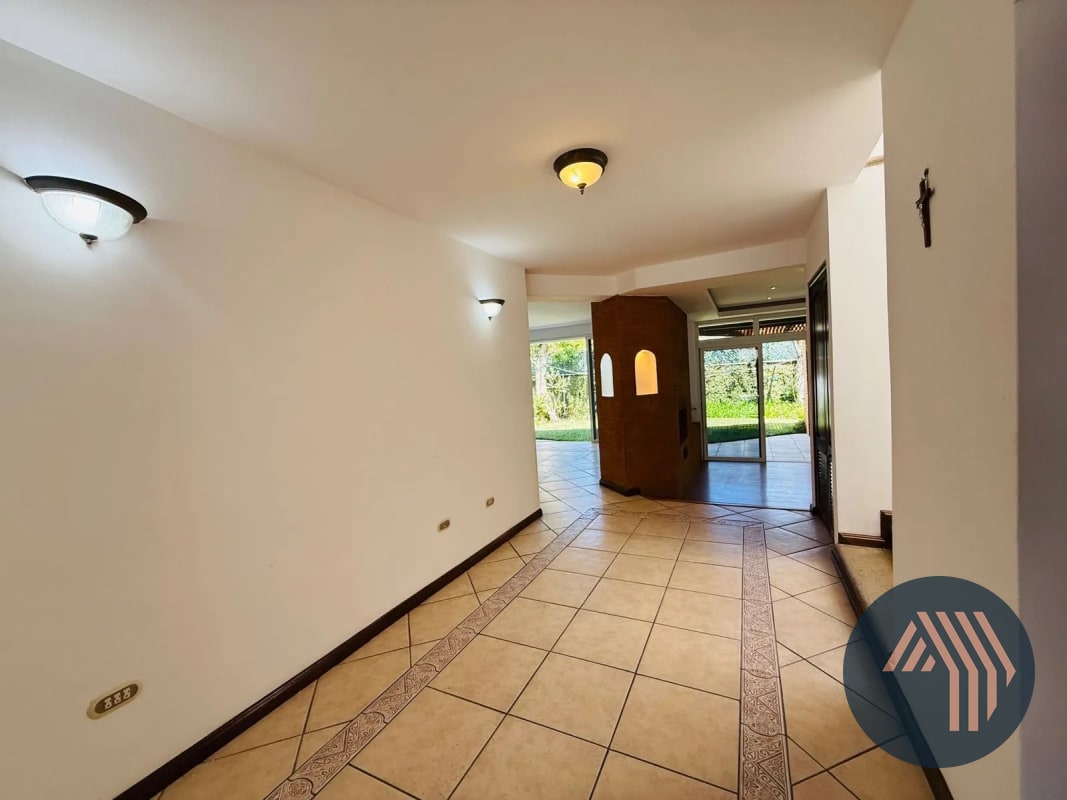 VENTA DE HERMOSA CASA - SAN ANTONIO, KM 16.5 CES - 2