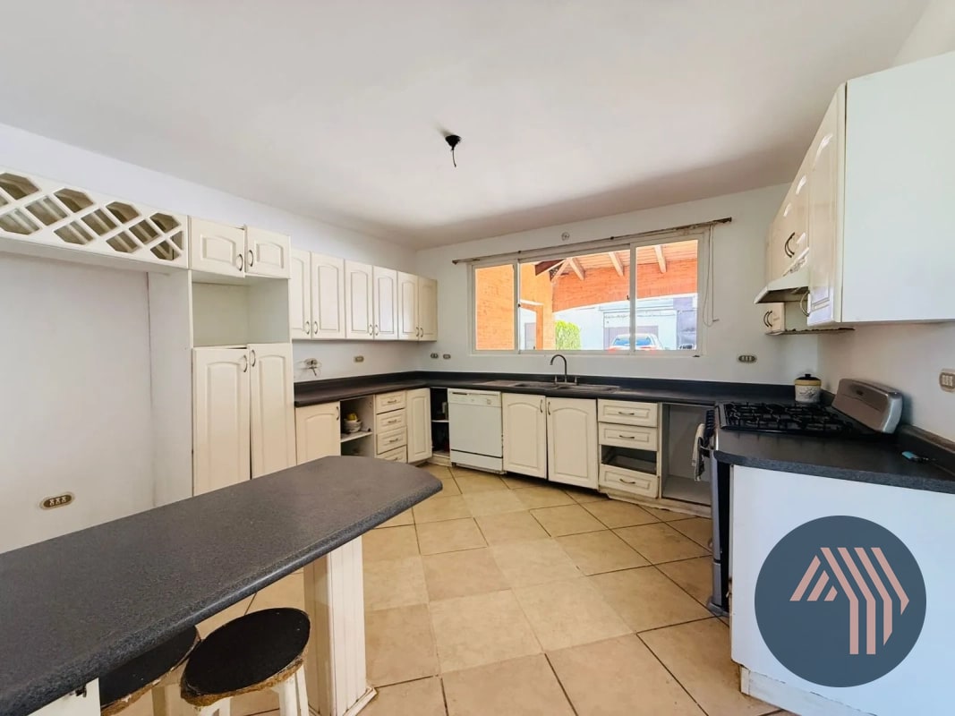 VENTA DE HERMOSA CASA - SAN ANTONIO, KM 16.5 CES - 7