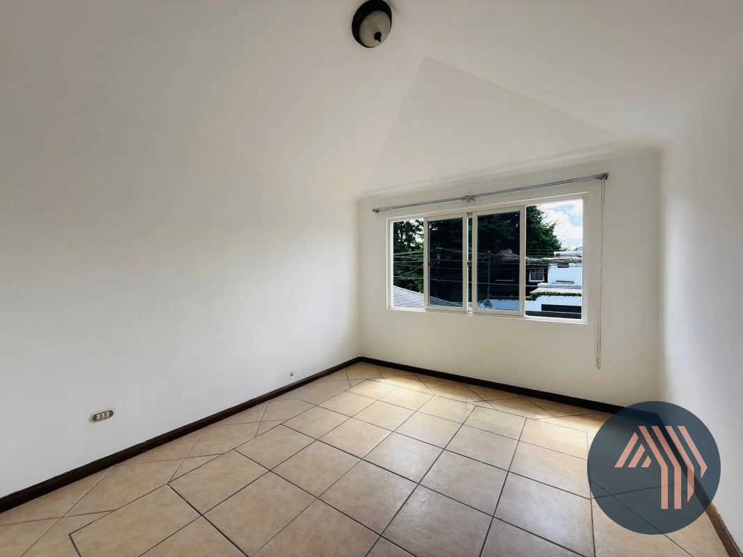 VENTA DE HERMOSA CASA - SAN ANTONIO, KM 16.5 CES - 16