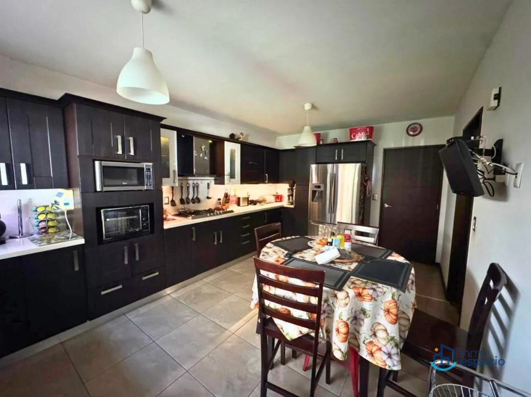 Casa en Venta – La Fontana 2 | Carretera a El Salvador Km. 25.5 - 1