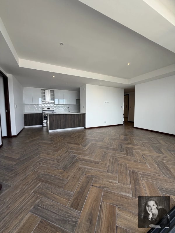 Apartamento en Venta en Edificio Zona 10 | 3 Habitaciones | 130 m² - 16