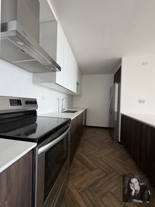Apartamento en Venta en Edificio Zona 10 | 3 Habitaciones | 130 m² - 13