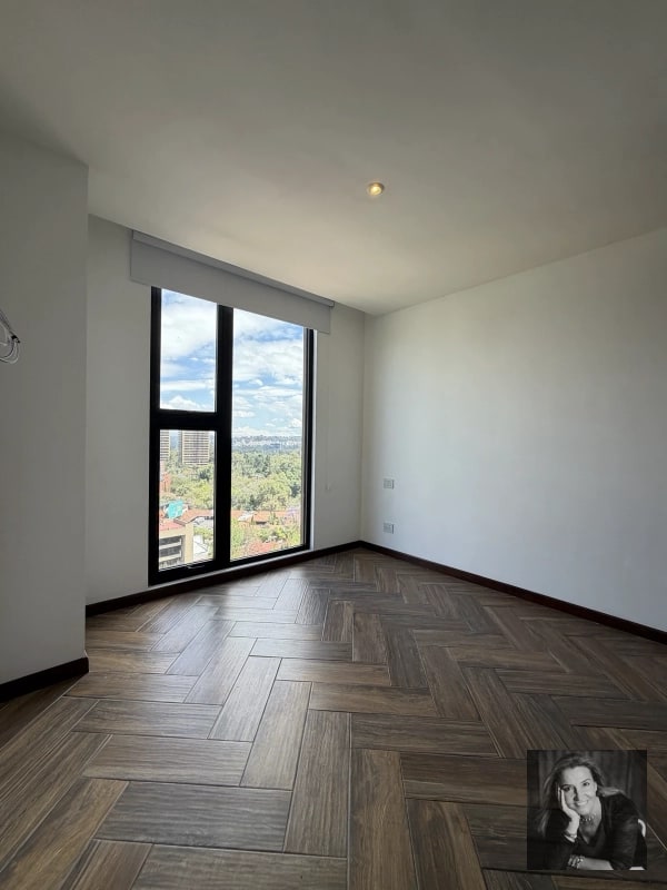 Apartamento en Venta en Edificio Zona 10 | 3 Habitaciones | 130 m² - 8