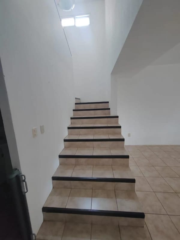 Casa en Venta La Fontana CAES — Casa en Venta en Carretera a El Salvador, Guatemala, Ciudad — foto 4 de 14