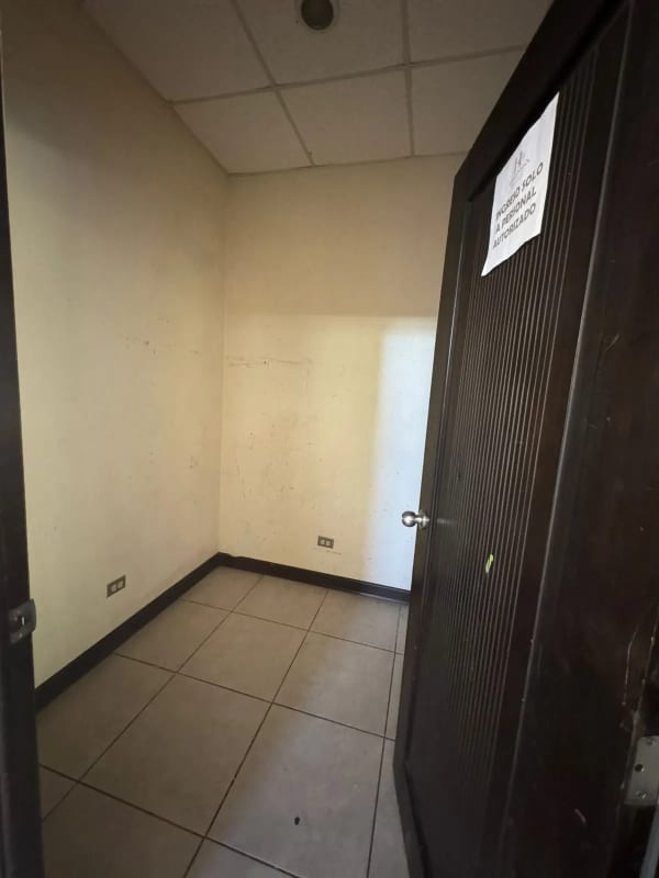 Renta de inmueble multi-usos ubicado en San Miguel Petapa — Edificio en Alquiler en San Miguel Petapa, Guatemala, Ciudad — foto 13 de 16