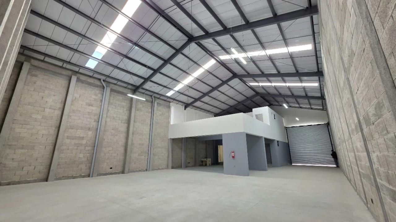 Ofi Bodega en renta en Chimaltenango. — Bodega / Ofibodega en Alquiler en Chimaltenango, Chimaltenango — foto 9 de 17