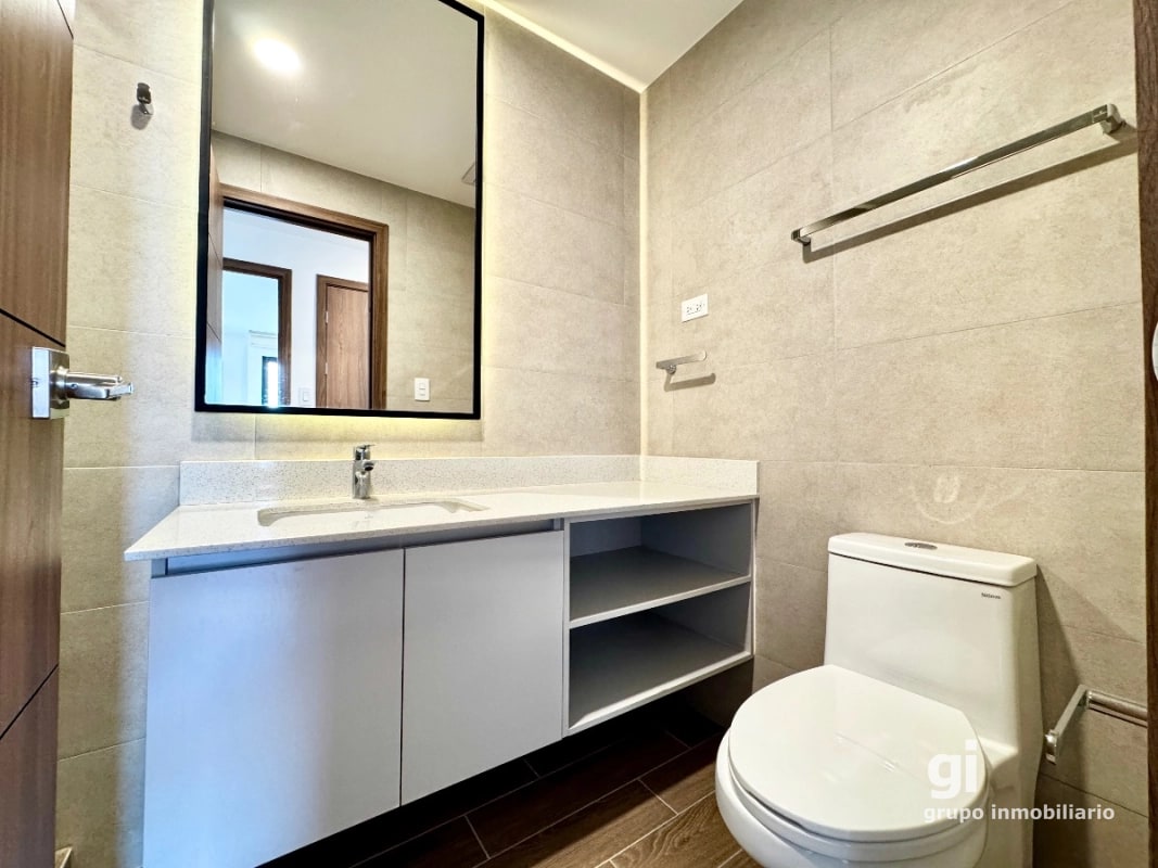 Apartamento de 2 dormitorios en venta en zona 14 - 6