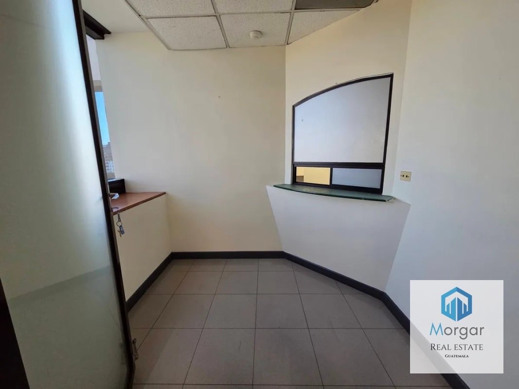 Oficina 215mt2 zona 14 - 1