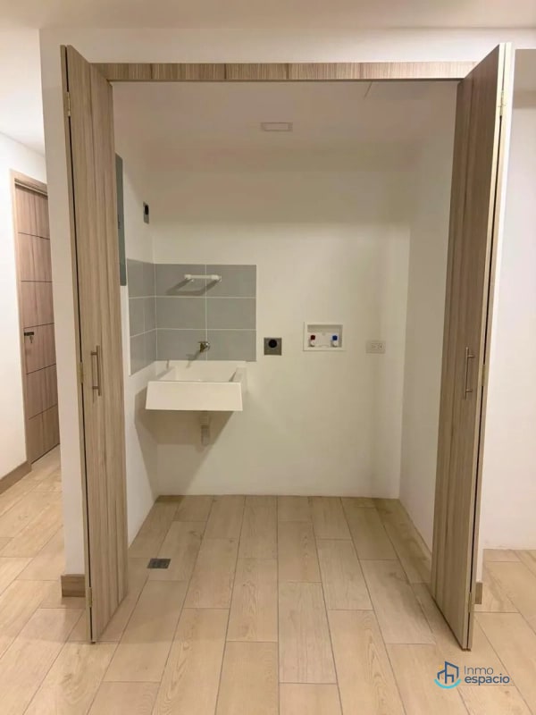 Apartamento en Alquiler – Edificio Armonía, Zona 12 - 5