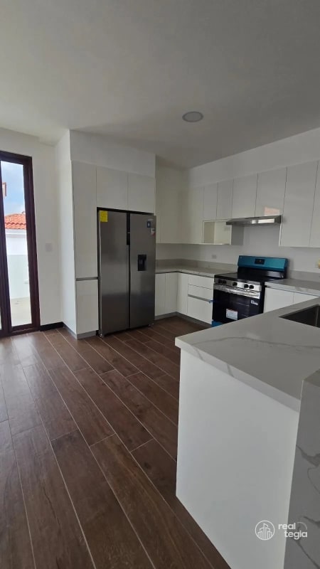 APARTAMENTO LIRIOS IV DE CAYALÁ ZONA 16 - 13