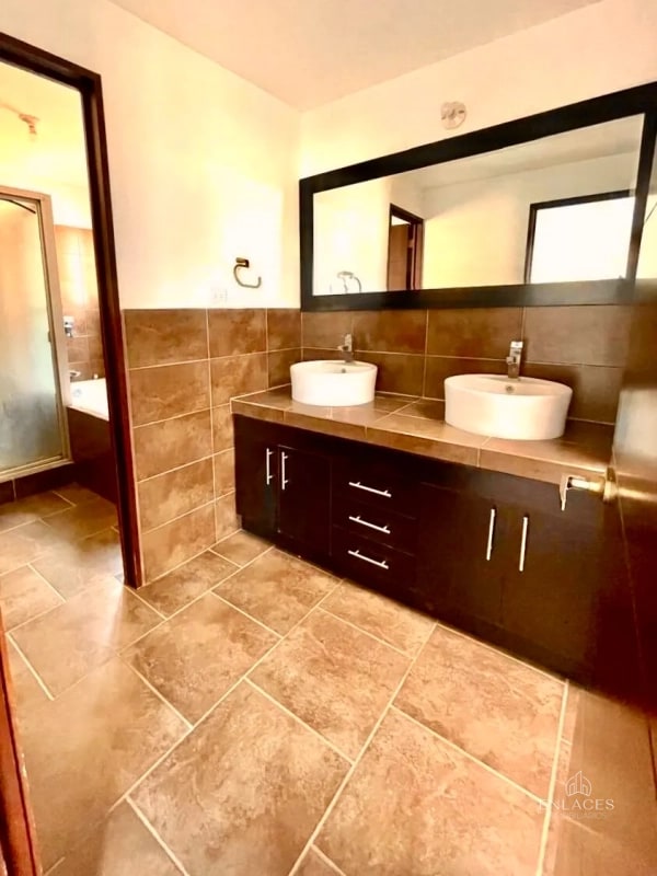 Km 21.5 Carretera a El Salvador • Casa en Renta/Venta • Cumbres de La Arboleda - 3