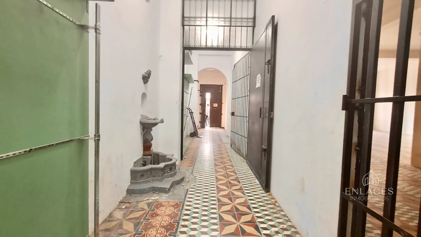 Zona 1 • Bodega en Renta • 15 calle y 3a. avenida - 2