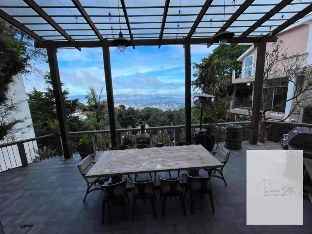 Hermosa casa en venta Montebello 2, Km 10.5 CAES - 12