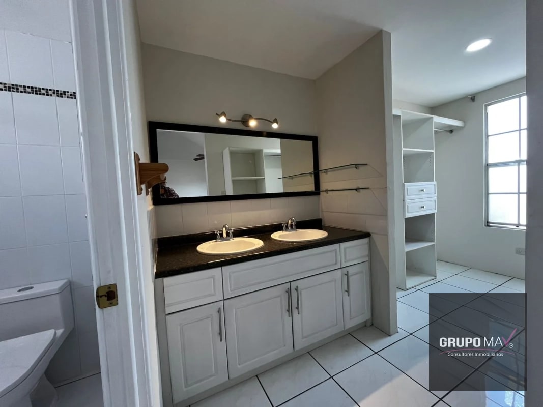 Casa Zona 13 Condominio Monte Azul II - 1