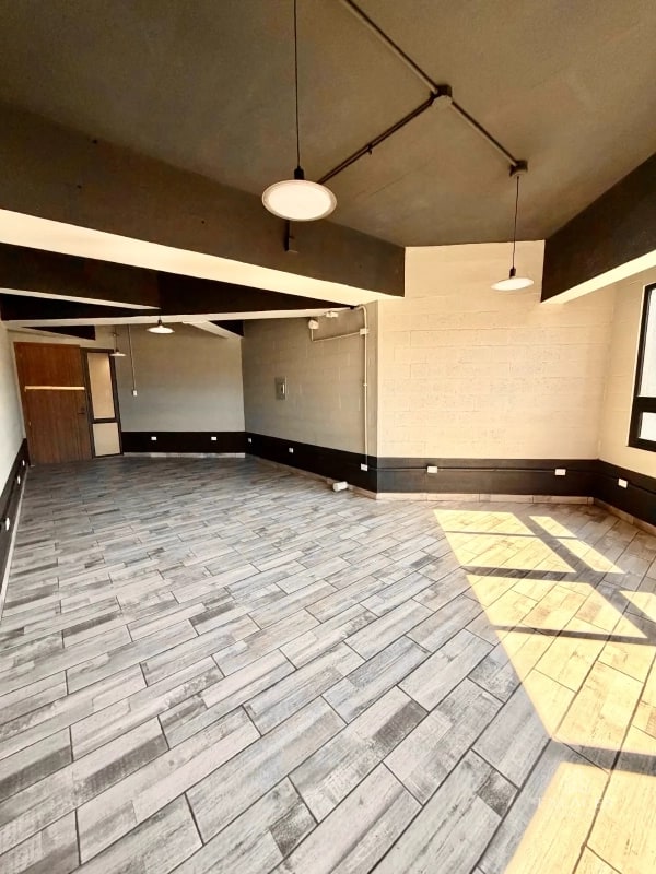 Zona 4 • Oficina en Renta • Edificio Séptimo • 42 M² - 3