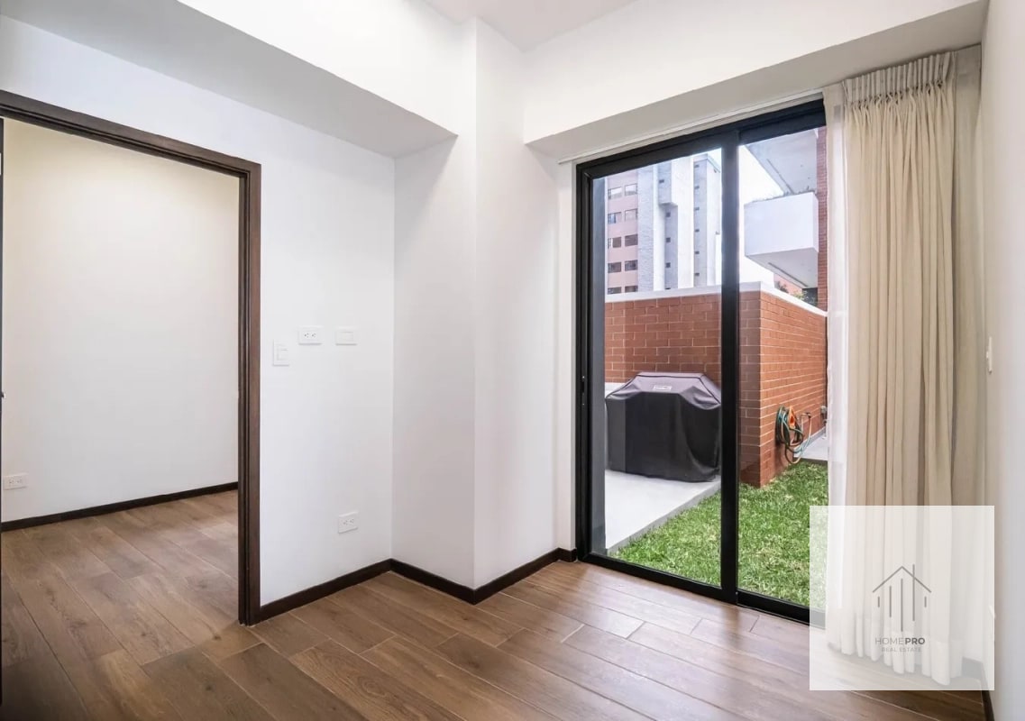 Apartamento con jardín en renta en zona 10 — Apartamento en Alquiler en Casa Ignacio, Zona 10, Guatemala, Ciudad — foto 9 de 14