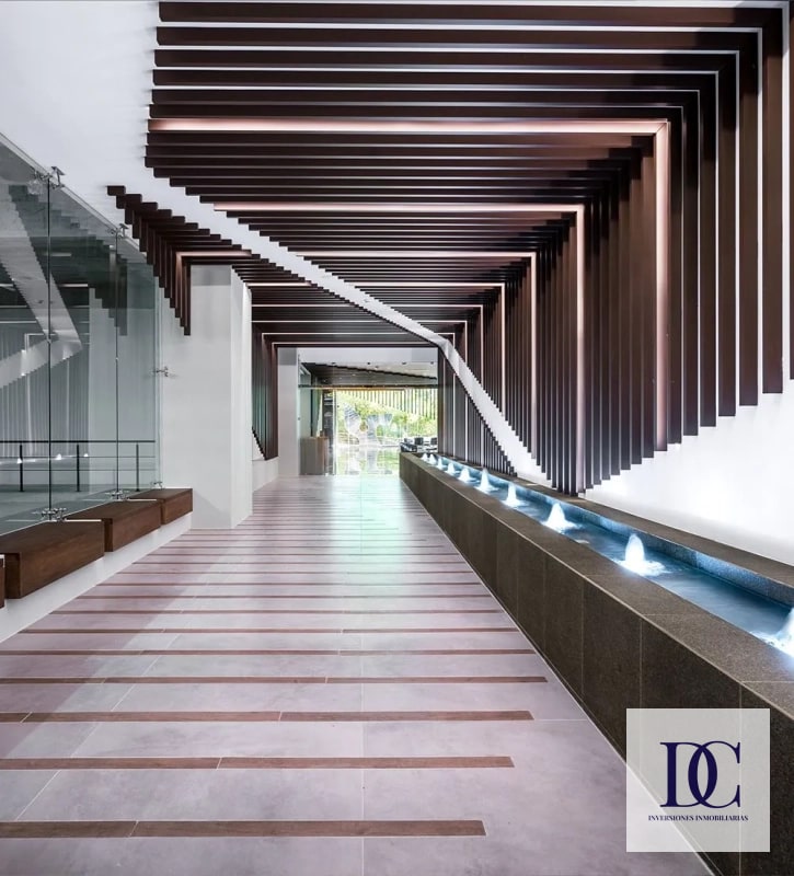 đ OFICINA EN RENTA â EDIFICIO SPAZIO | ZONA 15 - 1