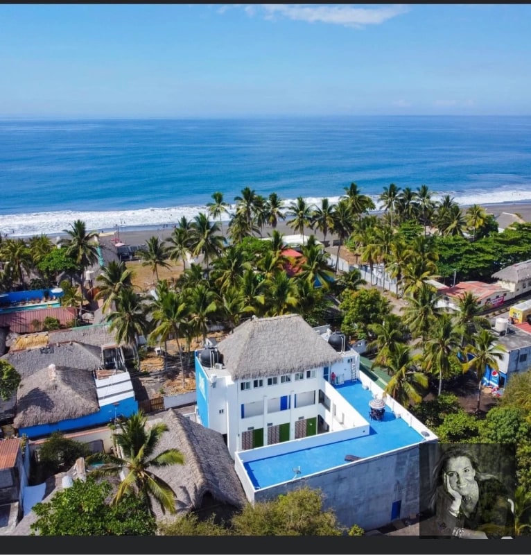 Hotel en venta en Monterrico frente al mar – Inversión turística en Guatemala - 1