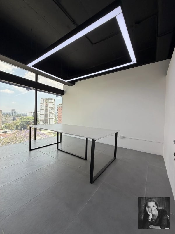 OFICINA EN RENTA – EDIFICIO 01010, ZONA 10 - 9