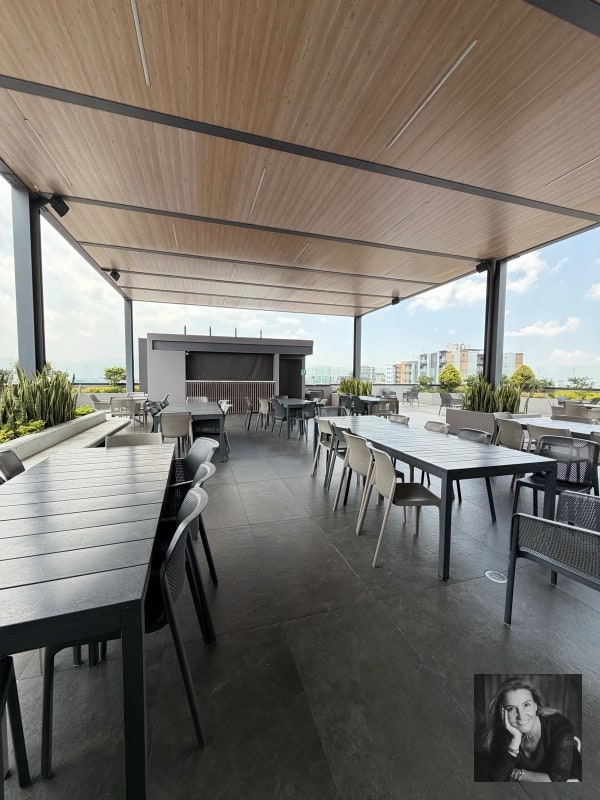 OFICINA EN RENTA – EDIFICIO 01010, ZONA 10 - 4
