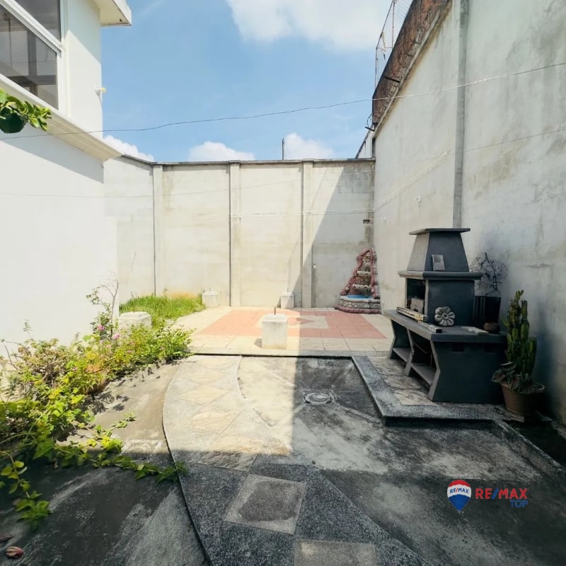 ZONA 1, CASA EN VENTA O RENTA IDEAL PARA COMERCIAL O RESIDENCIAL - 1