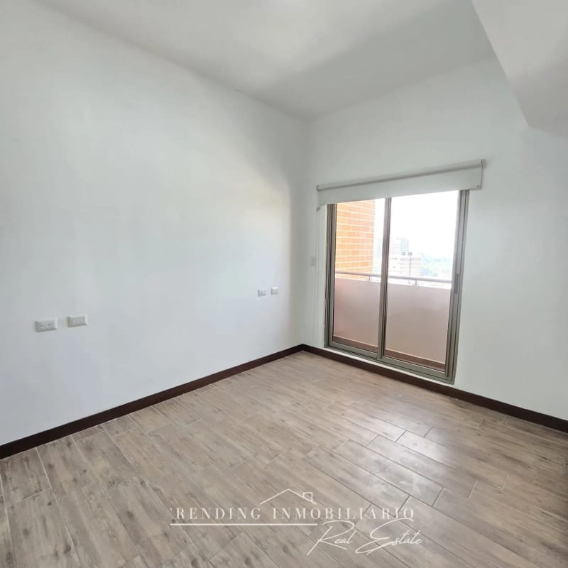 Apartamento en renta zona 10 edificio Casalini amueblado de 2 habitaciones — Apartamento en Alquiler en Casalini Diagonal 6, Zona 10, Guatemala, Ciudad — foto 6 de 8