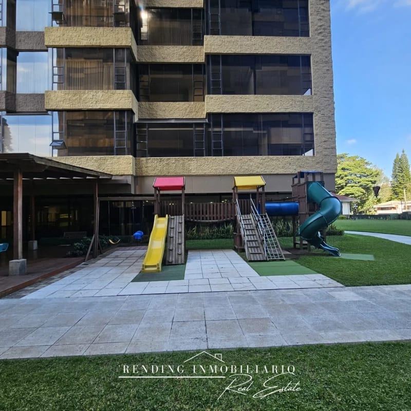 Apartamento en renta zona 10 edificio Milenia de 3 habitaciones + 2 parqueos — Apartamento en Alquiler en Milenia, Zona 10, Guatemala, Ciudad — foto 3 de 13