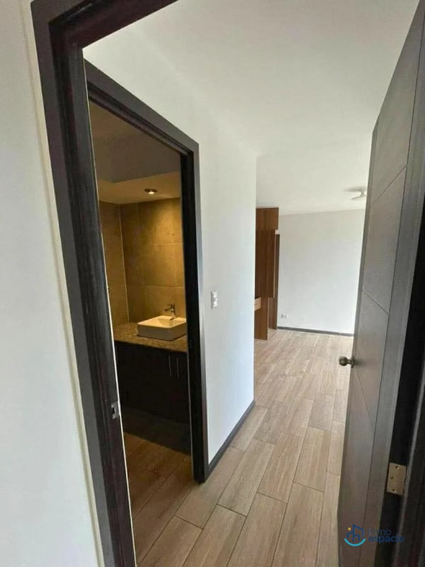 Apartamento en alquiler en Edificio Nagano, Zona 16 - 11