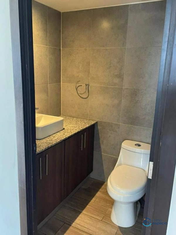 Apartamento en alquiler en Edificio Nagano, Zona 16 - 10