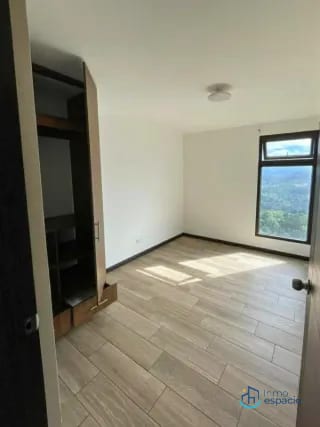Apartamento en alquiler en Edificio Nagano, Zona 16 — Apartamento en Alquiler en Zona 16, Guatemala, Ciudad — miniatura 2 de 17