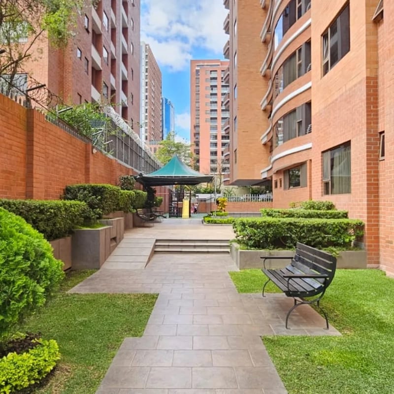 Apartamento en renta zona 10 edificio Santa María de 3 habitaciones + 2 parqueos — Apartamento en Alquiler en Santa María, Zona 10, Guatemala, Ciudad — foto 3 de 13
