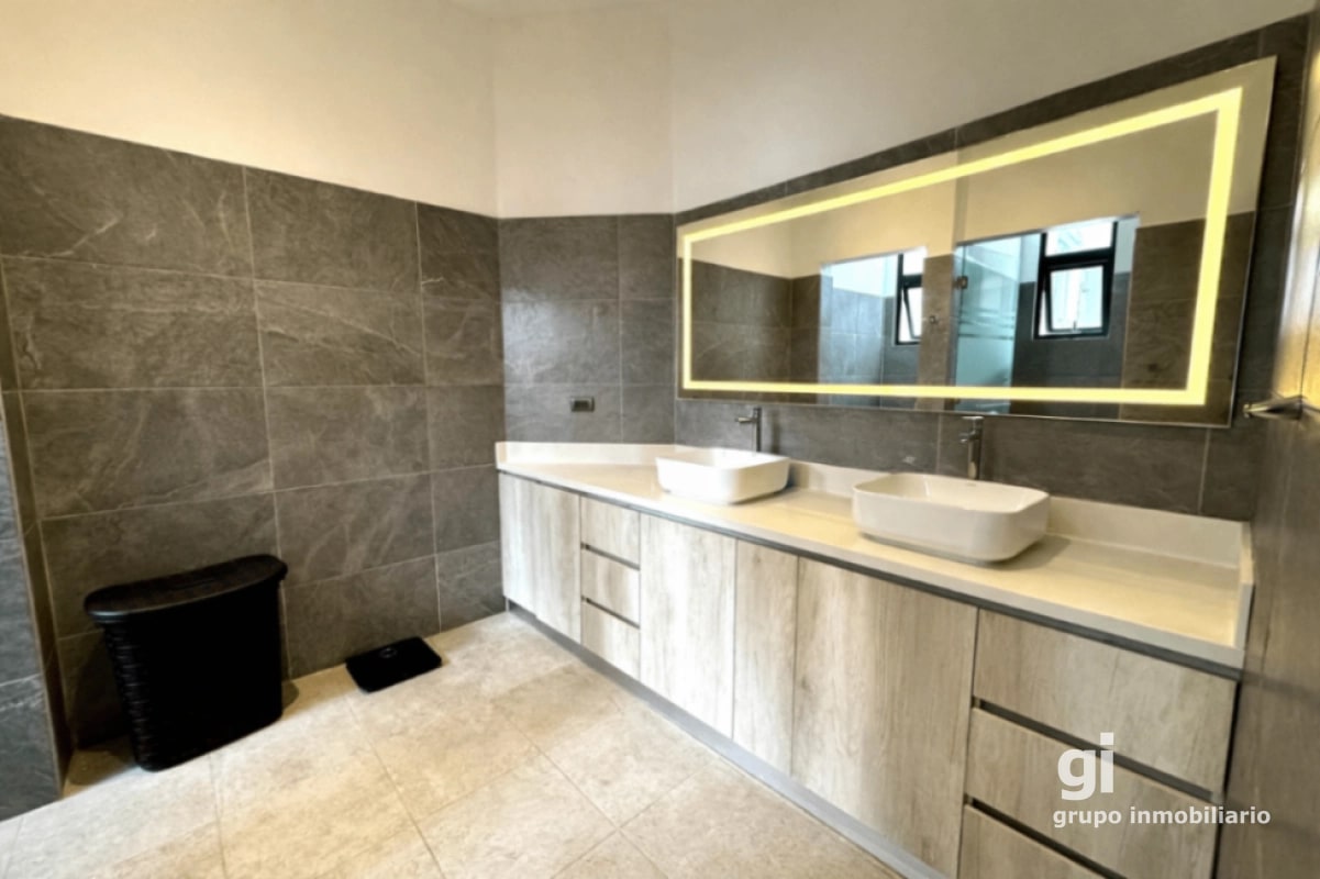 Casa en venta en Santa Rosalía con excelente distribución, jardín y pozo propio - 2