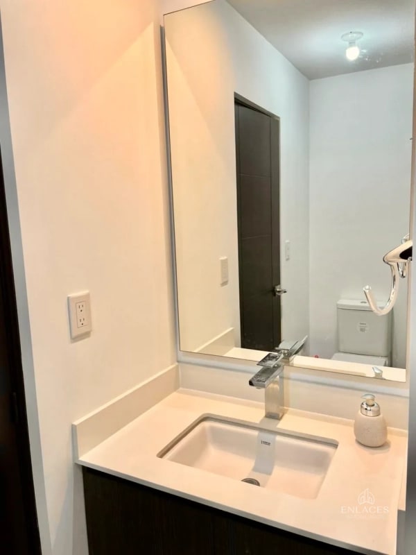 Zona 4 Mixco • Casa en Renta • Condado El Naranjo, Mérida - 13