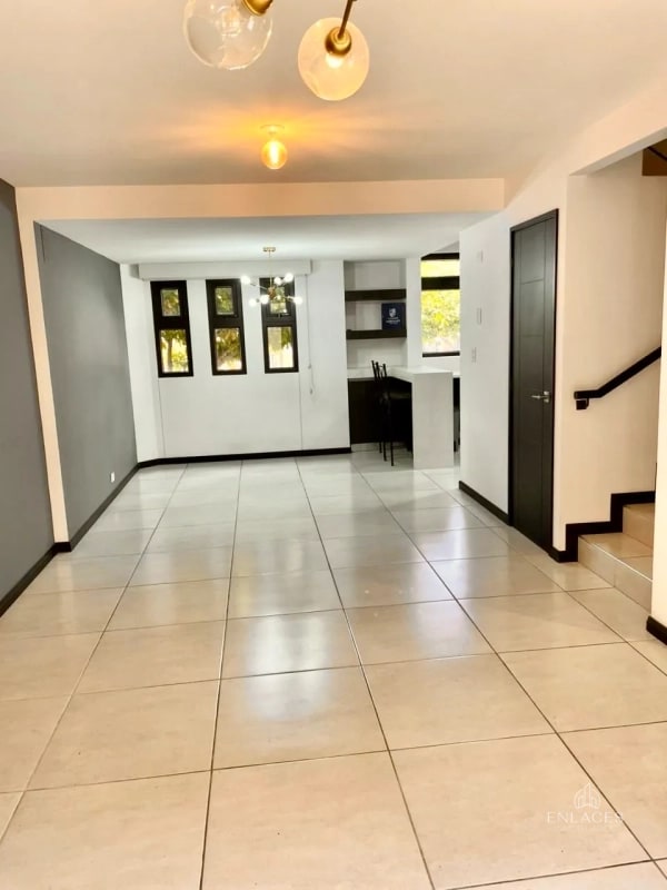 Zona 4 Mixco • Casa en Renta • Condado El Naranjo, Mérida - 11