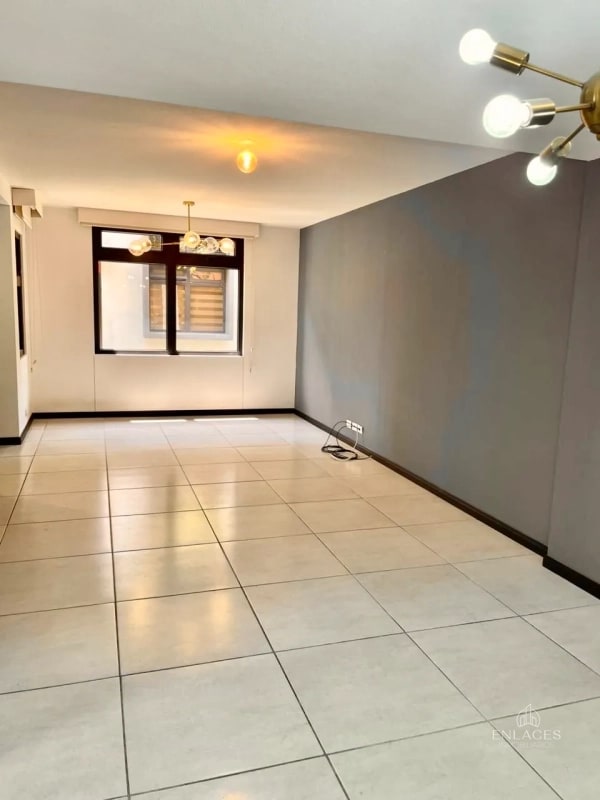 Zona 4 Mixco • Casa en Renta • Condado El Naranjo, Mérida - 8