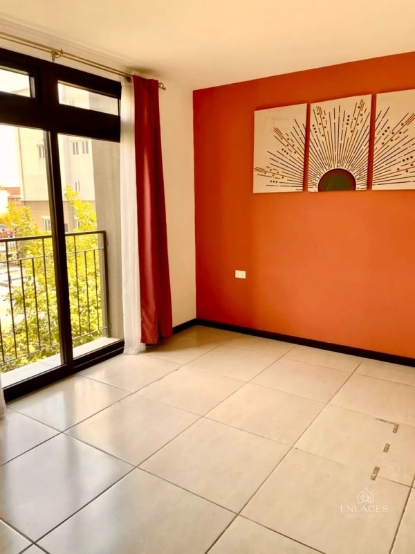 Zona 4 Mixco • Casa en Renta • Condado El Naranjo, Mérida - 3