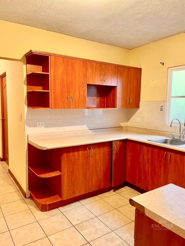 Zona 4 Mixco • Casa en Renta • Condominio El Barrio San Nicolás - 6