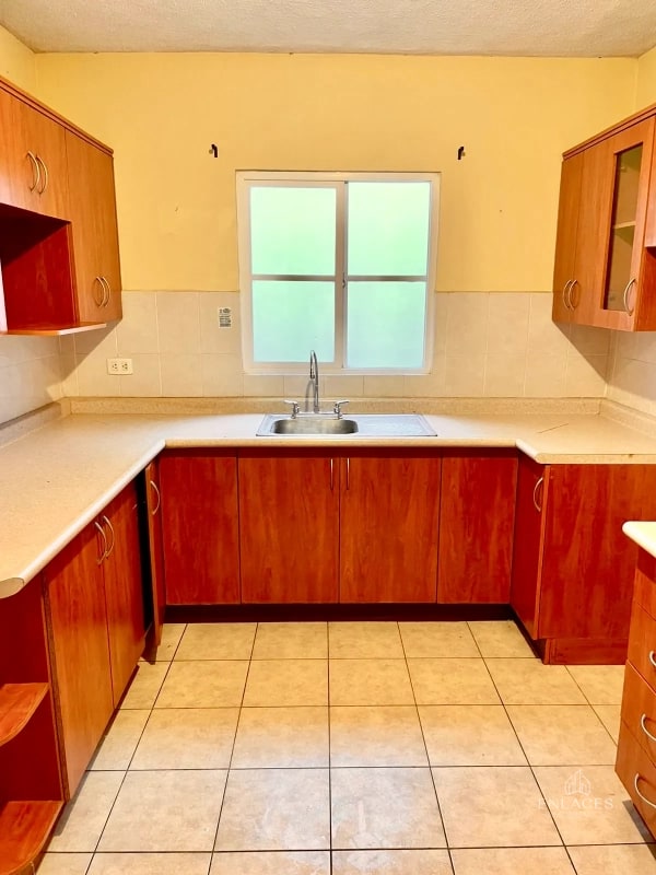 Zona 4 Mixco • Casa en Renta • Condominio El Barrio San Nicolás - 4