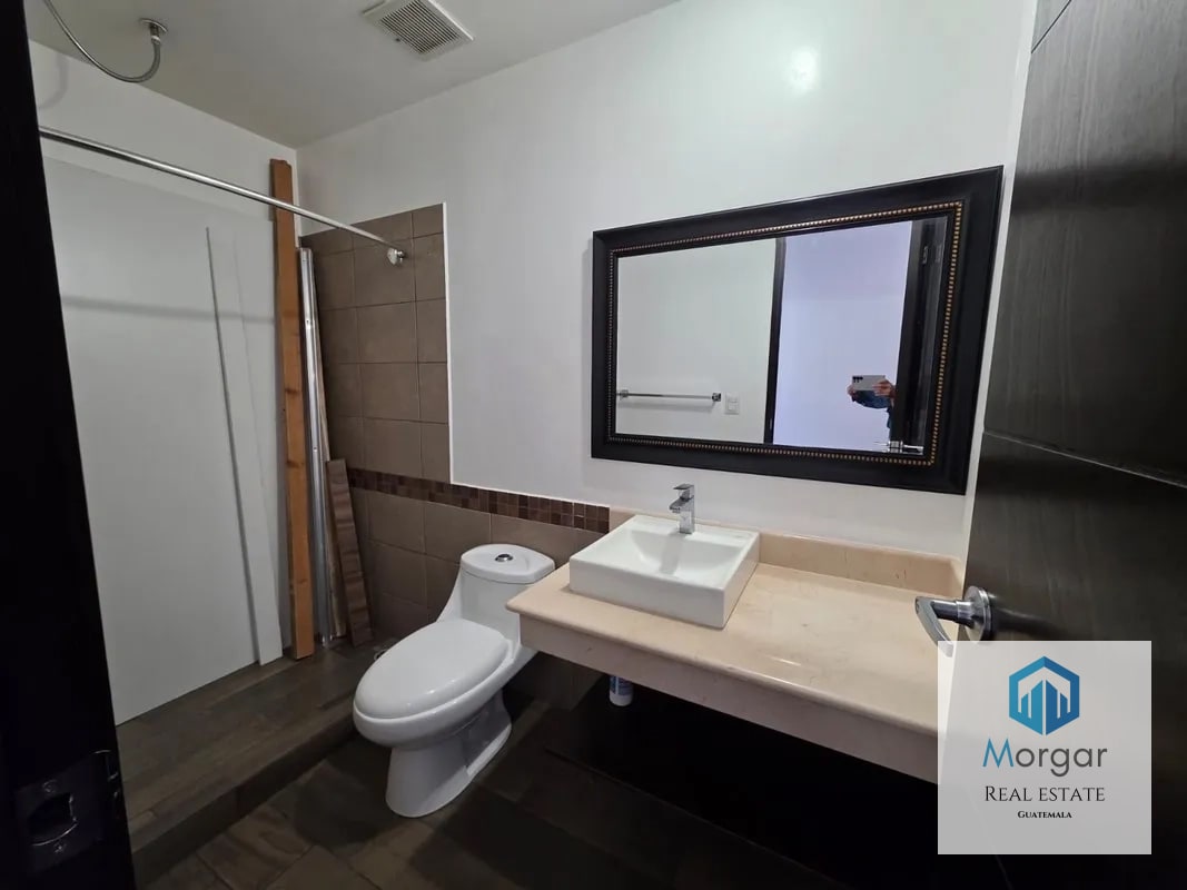 Apartamento en renta zona 10 - 8
