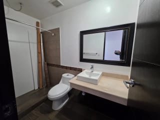 Apartamento en renta zona 10 — Apartamento en Alquiler en Verona, Zona 10, Guatemala, Ciudad — miniatura 9 de 16